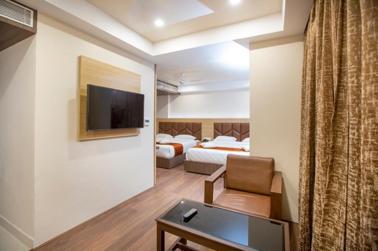 Lee-Benz Ark Hotel Kumbakonam Exterior foto