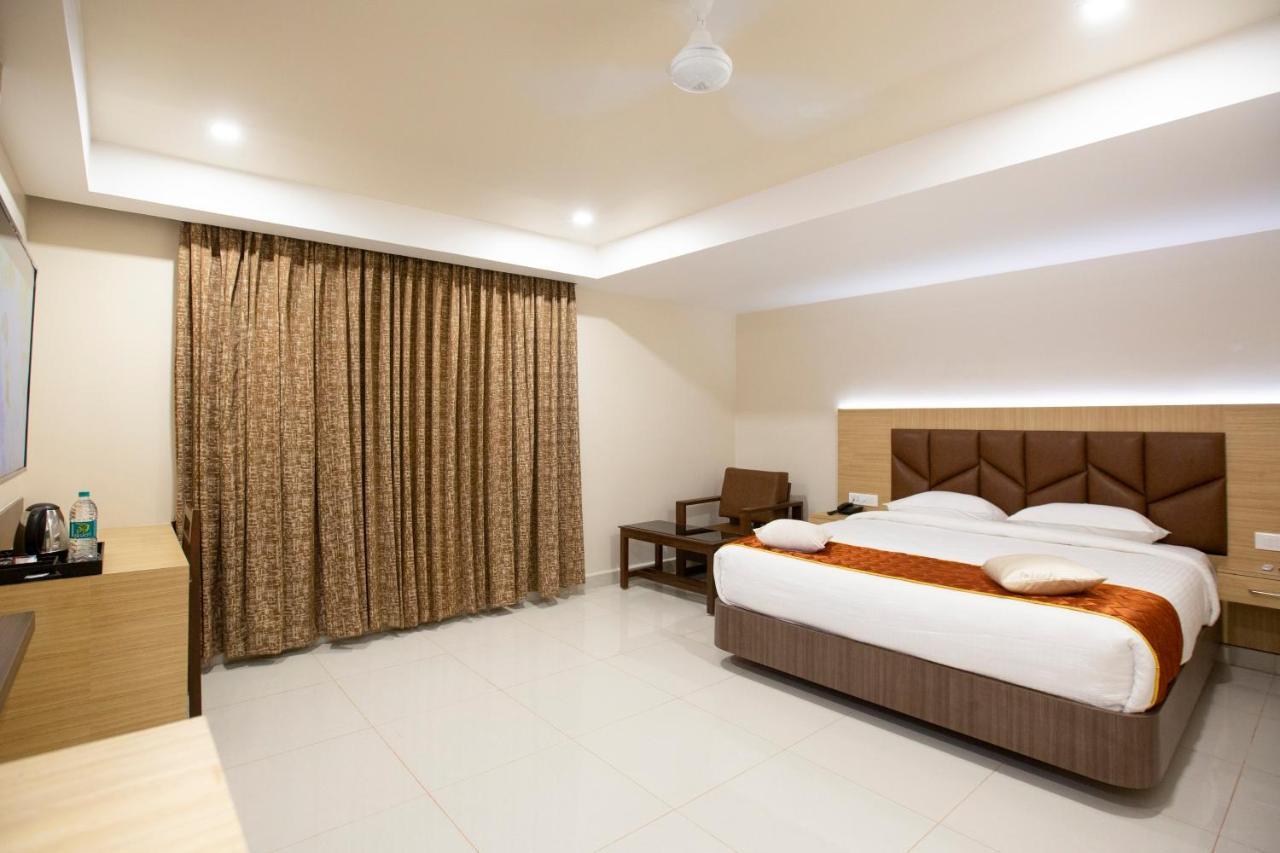 Lee-Benz Ark Hotel Kumbakonam Exterior foto