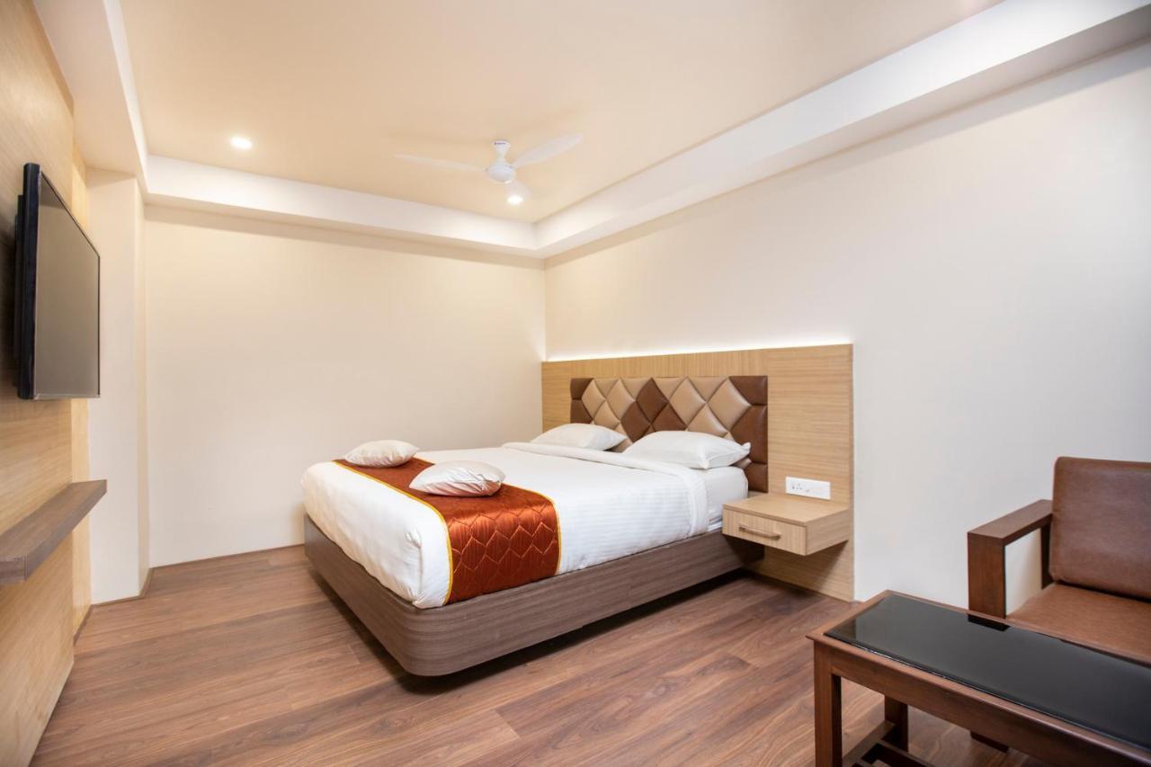 Lee-Benz Ark Hotel Kumbakonam Exterior foto